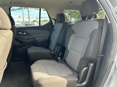 Used 2020 Chevrolet Traverse LT image 25