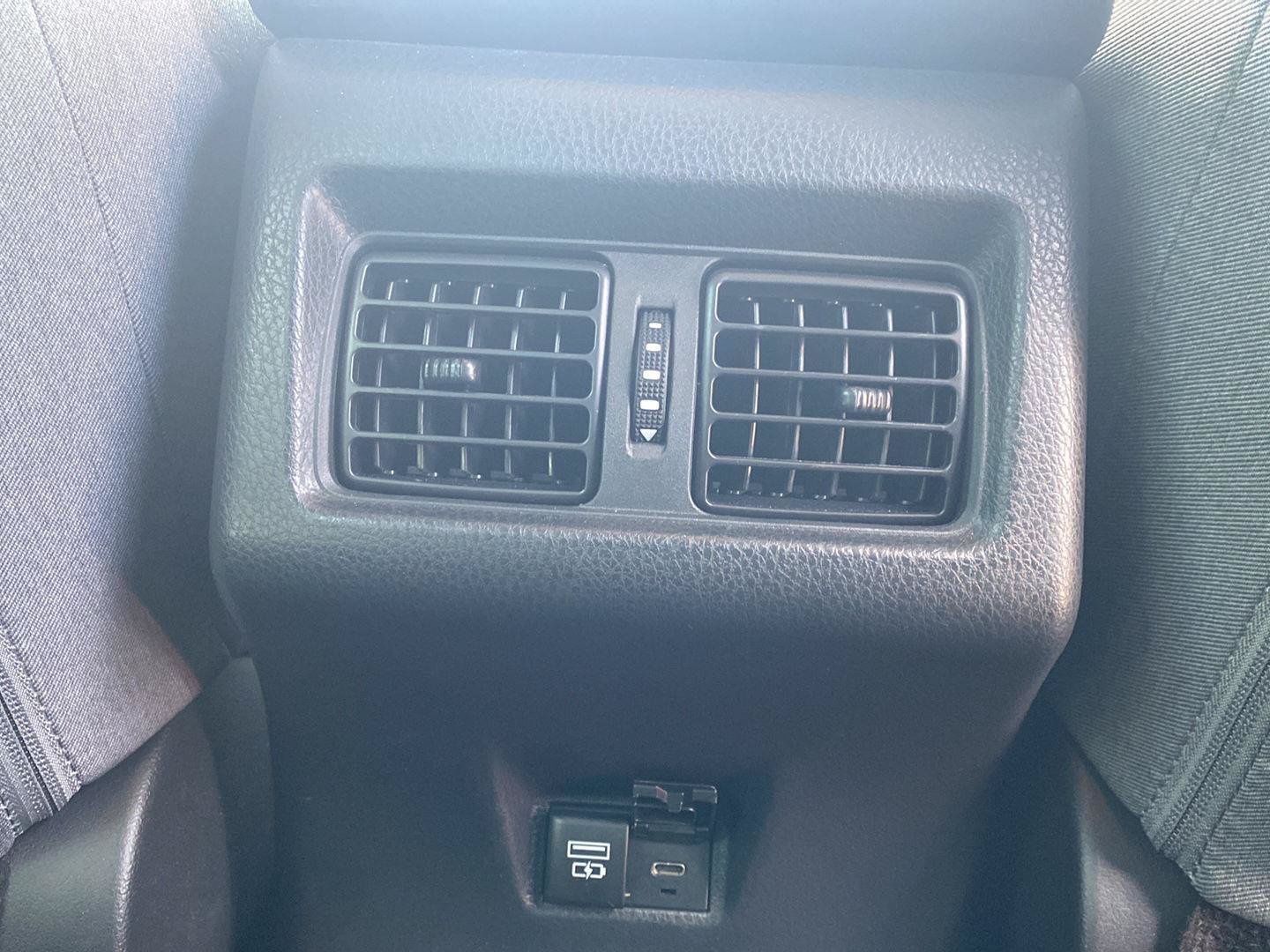 Used 2025 Toyota Camry LE w/ Convenience Package FWD image 18