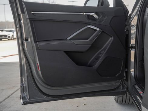 Certified 2025 Audi Q3 2.0T Premium w/ Convenience Package image 8