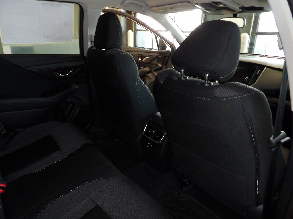Used 2025 Subaru Outback Premium AWD/4WD image 16