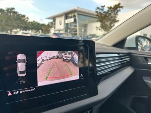 Used 2025 Volkswagen Jetta S image 14