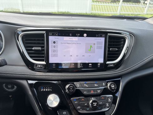 New 2027 Chrysler Pacifica Select AWD/4WD image 22