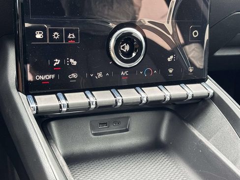 New 2027 GMC Terrain Elevation w/ Technology Package II AWD/4WD image 11