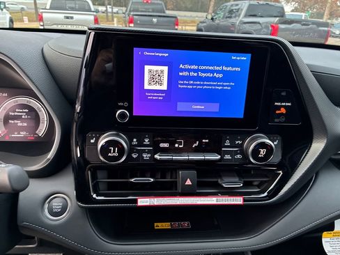 New 2026 Toyota Highlander XSE image 25