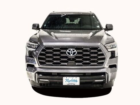 Used 2023 Toyota Sequoia Platinum image 3