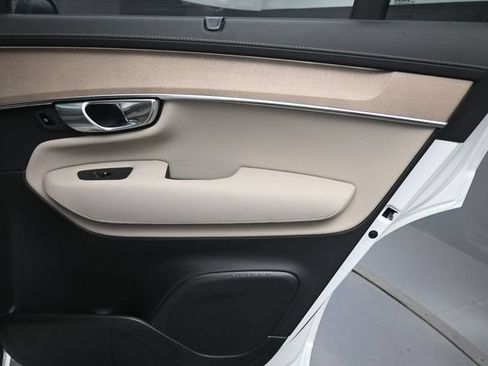 Certified 2026 Volvo XC90 B6 Ultra w/ Protection Package Premier AWD/4WD image 29