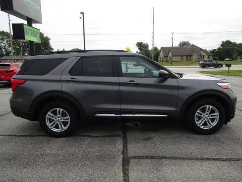 Used 2022 Ford Explorer XLT AWD/4WD image 10
