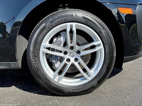 Used 2024 Porsche Macan image 33