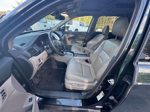 Used 2016 Honda Pilot Touring image 9
