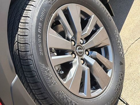 New 2026 Nissan Pathfinder SV image 8