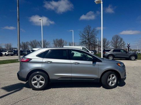Used 2022 Ford Edge SE image 10