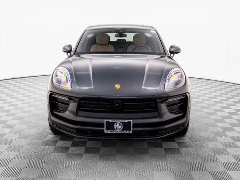 Certified 2023 Porsche Macan image 9