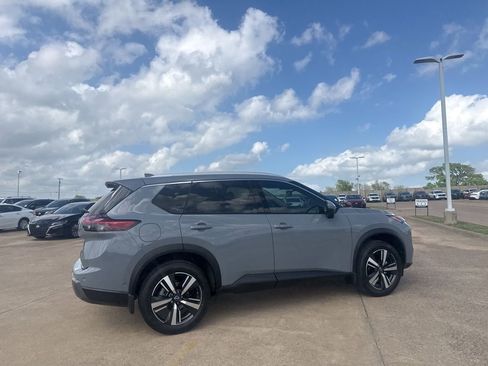 Certified 2025 Nissan Rogue SL w/ SL Premium Package image 24