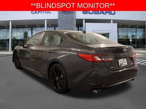Used 2025 Toyota Camry SE image 7
