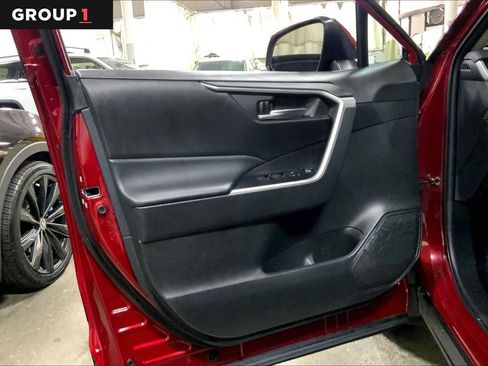 Used 2022 Toyota RAV4 XLE image 21