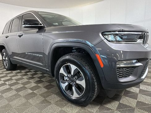 Used 2022 Jeep Grand Cherokee Limited 4xe AWD/4WD image 3