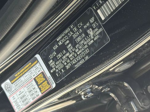 Used 2025 Kia K4 FWD image 29