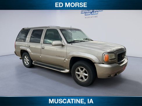 Used 2000 Cadillac Escalade 4WD image 4