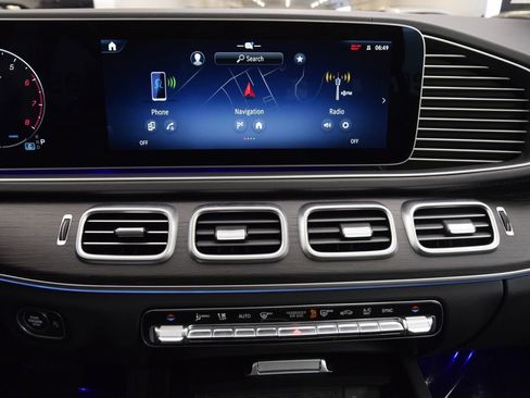 Certified 2026 Mercedes-Benz GLS 450 4MATIC image 40