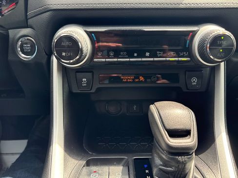 Used 2020 Toyota RAV4 XLE w/ All Weather Liner Package AWD/4WD image 19