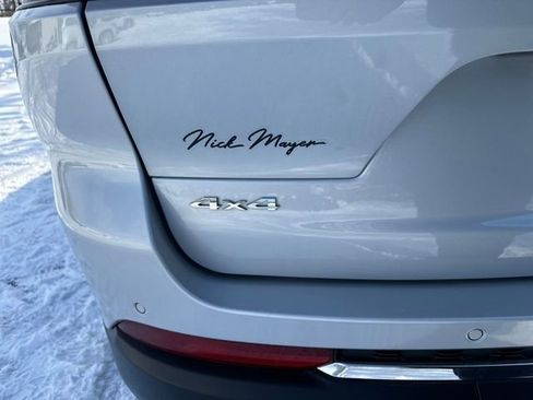 Used 2024 Jeep Grand Cherokee L Limited image 23