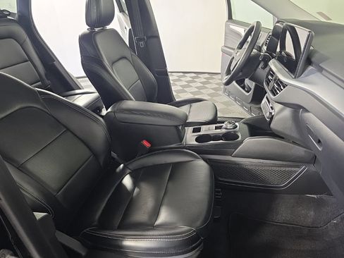 Used 2023 Ford Escape Platinum AWD/4WD image 35