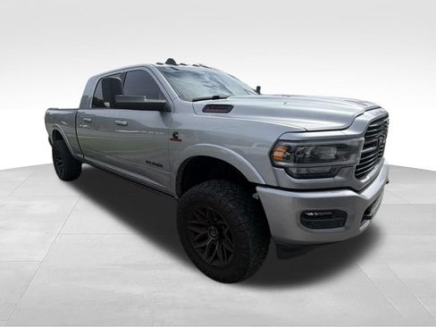 Used 2022 RAM 3500 Laramie AWD/4WD image 4