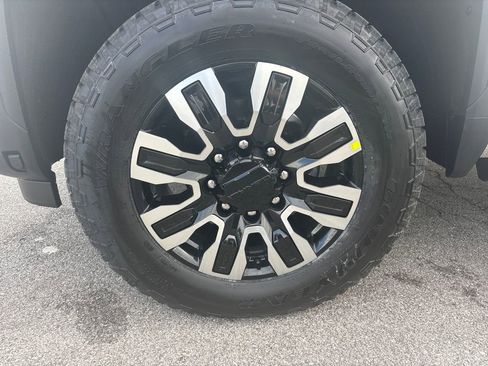 New 2026 GMC Sierra 2500 Denali Ultimate image 32