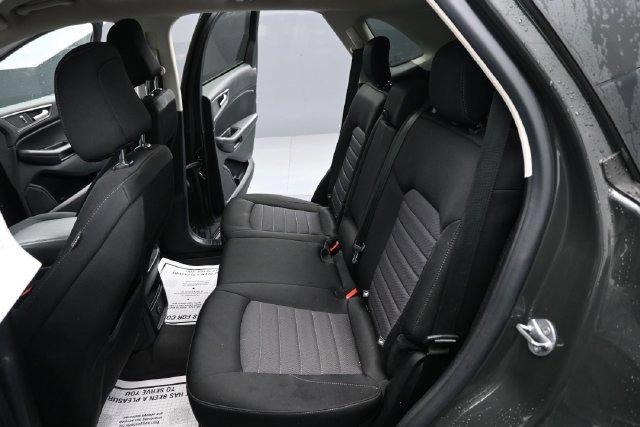 Used 2022 Ford Edge SE w/ Black Appearance Package AWD/4WD image 10