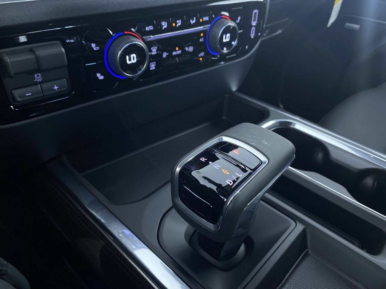 New 2026 Chevrolet Silverado 1500 RST w/ RST All Star Premium Package AWD/4WD image 8