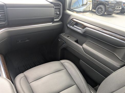 Used 2024 GMC Sierra 1500 Elevation w/ Elevation Premium Package image 17