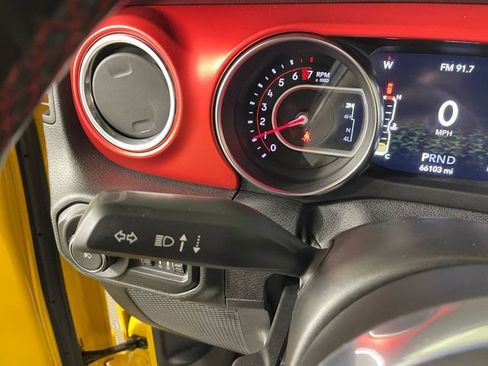 Used 2021 Jeep Wrangler Unlimited Rubicon AWD/4WD image 13
