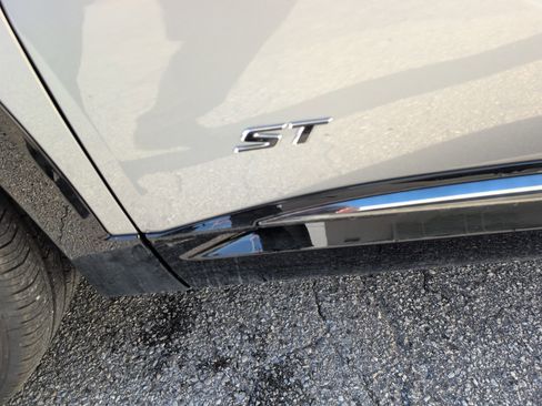 New 2026 Buick Envision Sport Touring image 3