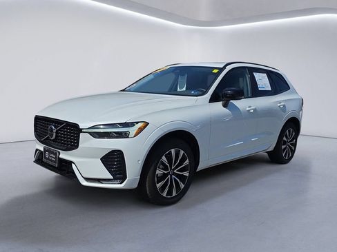 Used 2025 Volvo XC60 B5 Plus AWD/4WD image 7