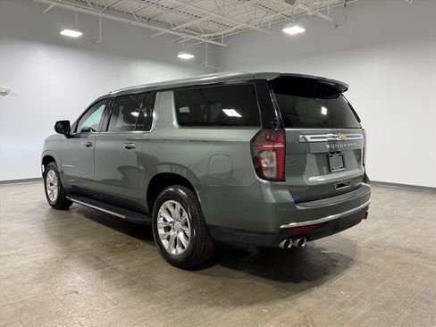 Used 2023 Chevrolet Suburban Premier image 6