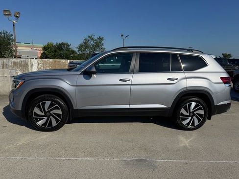 Used 2025 Volkswagen Atlas SE w/ Panoramic Sunroof Package AWD/4WD image 11