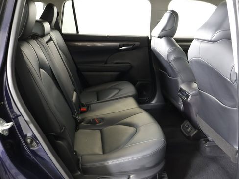 Used 2020 Toyota Highlander Limited image 35