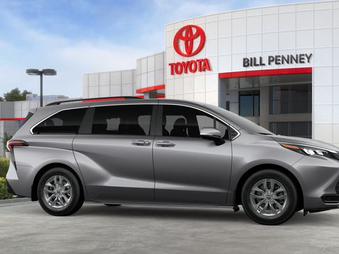 New 2026 Toyota Sienna LE FWD image 13