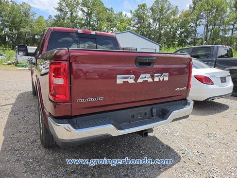 Used 2025 RAM 1500 Big Horn AWD/4WD image 9