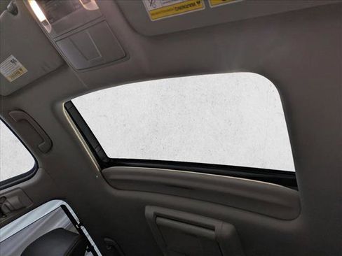 Used 2017 Acura MDX w/ Technology & Entertainment image 16