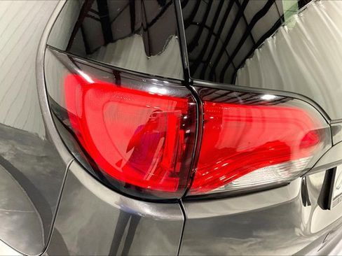 Used 2017 Chrysler Pacifica Touring image 30