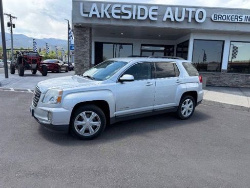 Used 2017 GMC Terrain SLE w/ Convenience Package FWD image 3
