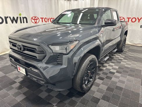 Certified 2025 Toyota Tacoma SR5 image 4