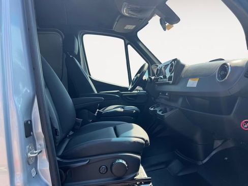 New 2025 Mercedes-Benz Sprinter 2500 image 15