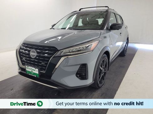 Used 2022 Nissan Kicks SR w/ Interior Electronics Package FWD image 1