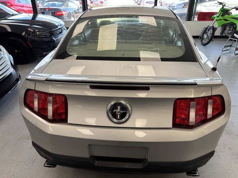 Used 2011 Ford Mustang V6 w/ 101A Rapid Spec Order Code image 10