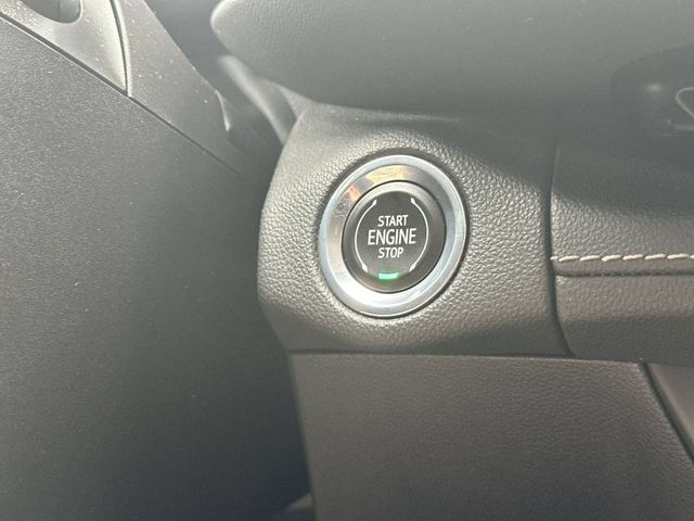Used 2021 Buick Envision Essence w/ Technology Package I FWD image 20