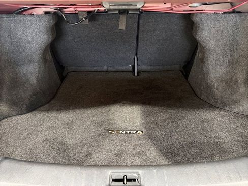 Used 2019 Nissan Sentra SV w/ Special Edition Package FWD image 4