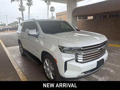 Used 2022 Chevrolet Tahoe High Country image 2