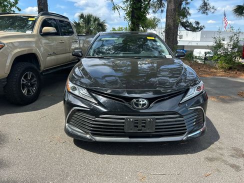 Used 2023 Toyota Camry XLE w/ Cold Weather Package image 3